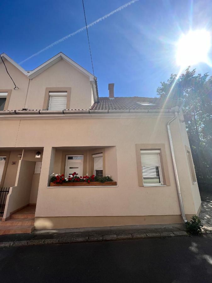 Apartment Kisvolgy Eğri Dış mekan fotoğraf